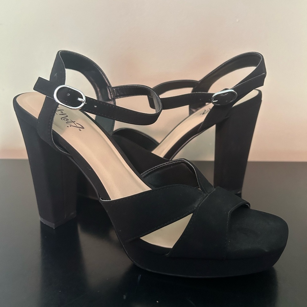 Y-Not Black Strappy Cocktail Party Heels 9‎